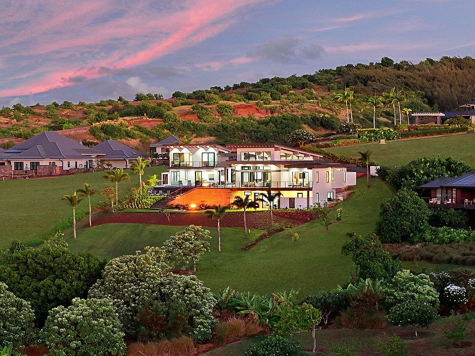 2nd image of 3022 Kahalawai St