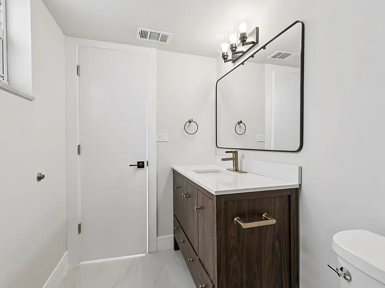 The Oaks Apartments — Photo 36