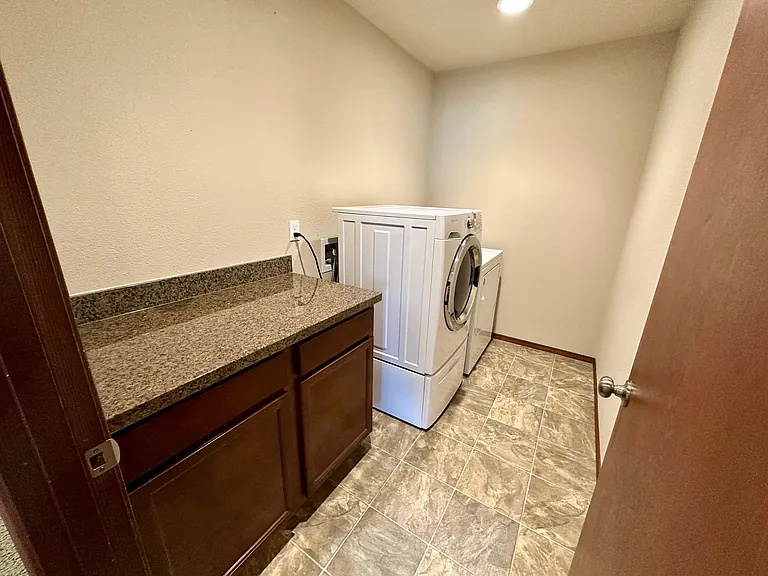 2706 N Susie Ct — Photo 30