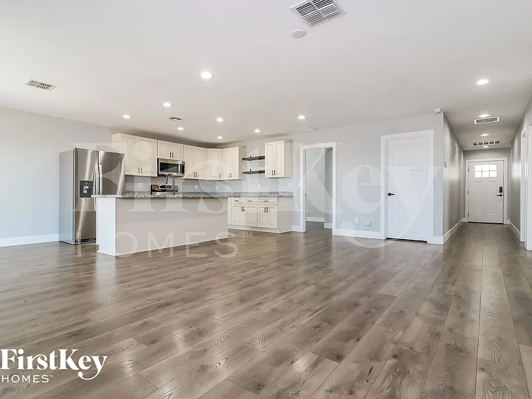 3858 W Tamarisk Ave — Photo 4