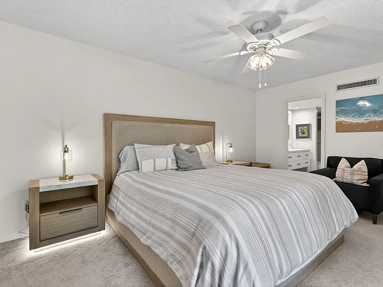 825 Center St #32B — Photo 14