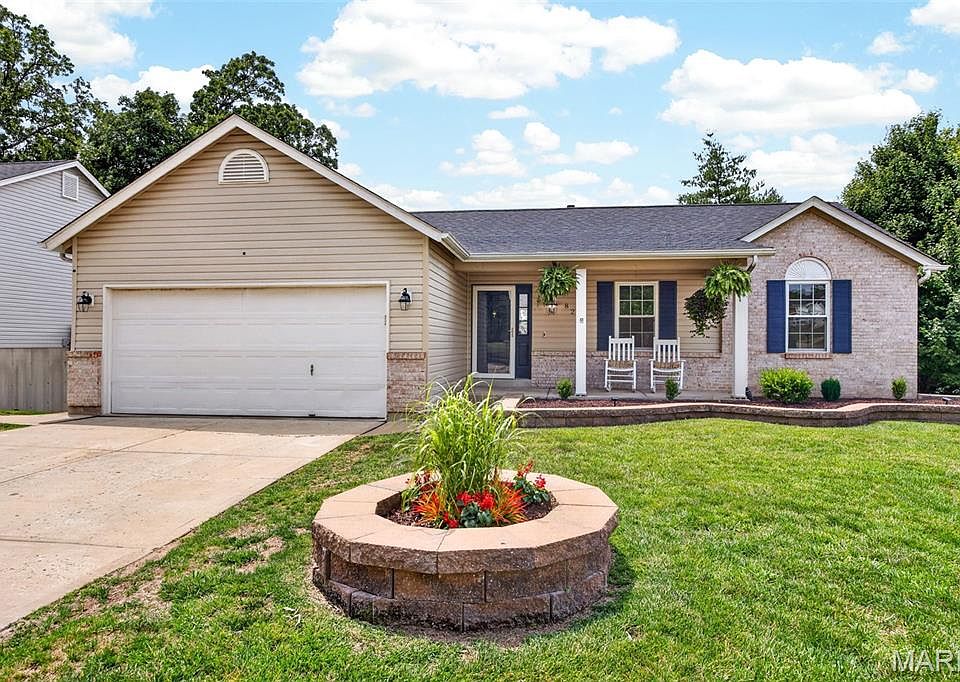 1st image of 828 Sherwood Forest Ct