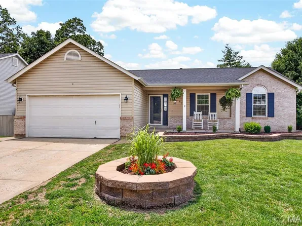 828 Sherwood Forest Ct, O'Fallon, MO 63366
