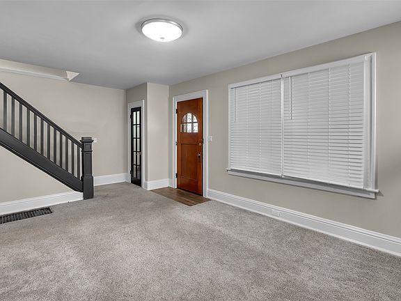 4th image of 1118 W 6th St