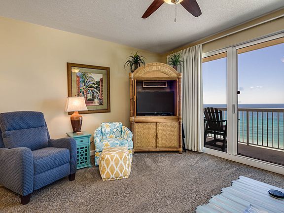 Recliner and fun chair 
