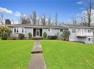 29 Twin Brook Dr, Shelton, CT 06484