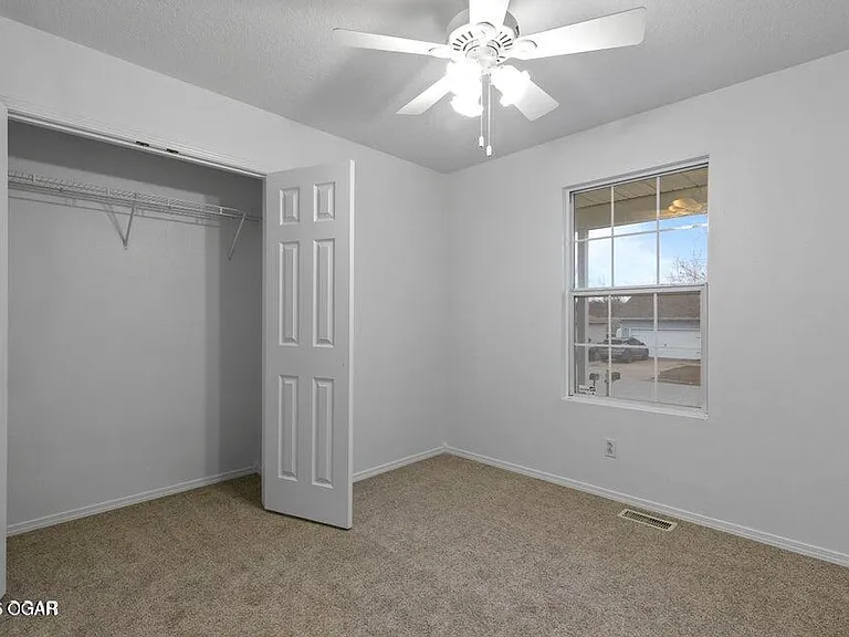 1177 E Amber Dr — Photo 16