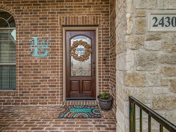 3rd image of 2430 Tremonto