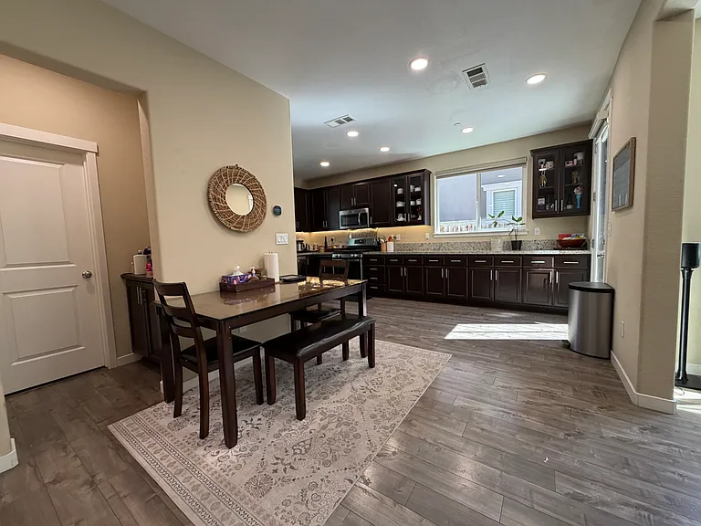 339 Emory Ct — Photo 16
