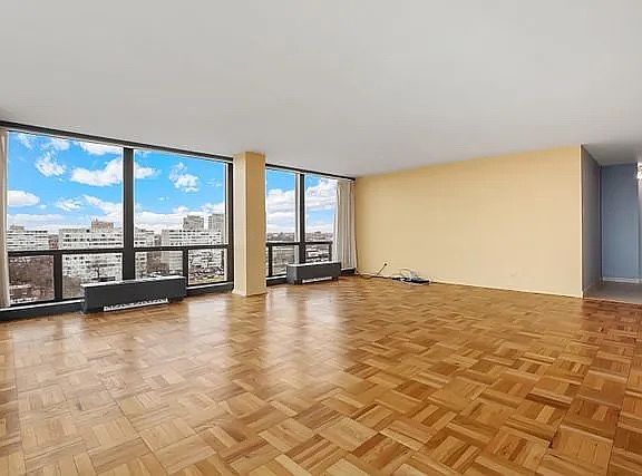 4th image of 601 E 32nd St APT 1111