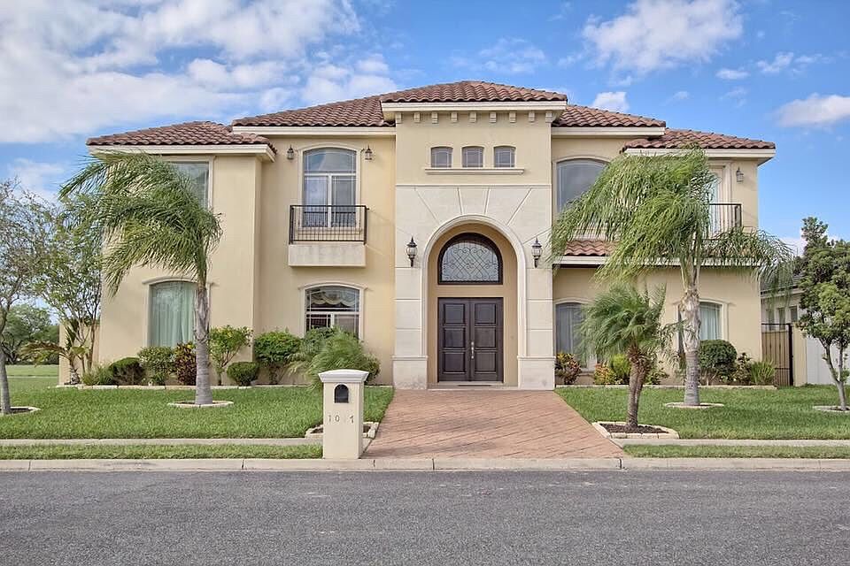 1st image of 1021 E Balboa Ave