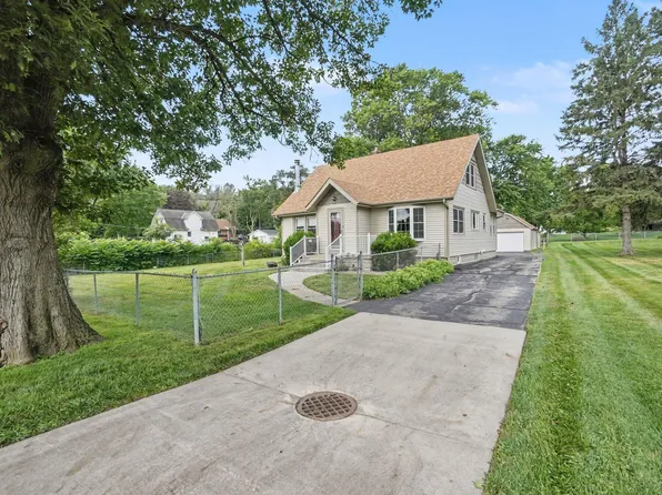 8 Bennett Ave, Council Bluffs, IA 51503