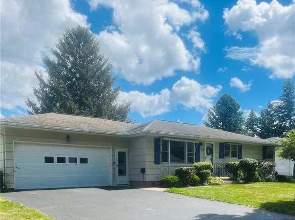 138 Andrea Ln, Rochester, NY 14609