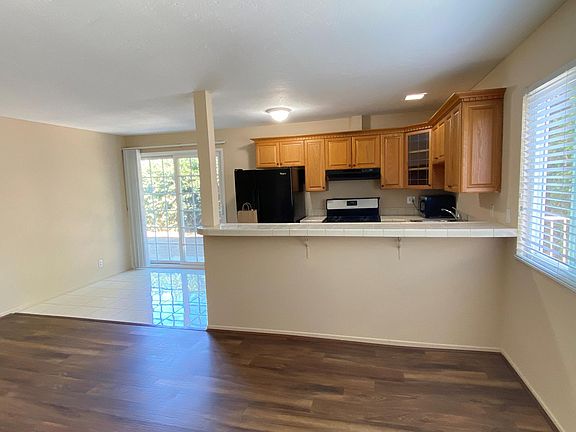 2nd image of 524 N Francisca Ave APT 4B