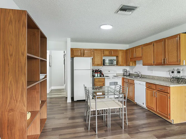 1401 Pelham Rd — Photo 27