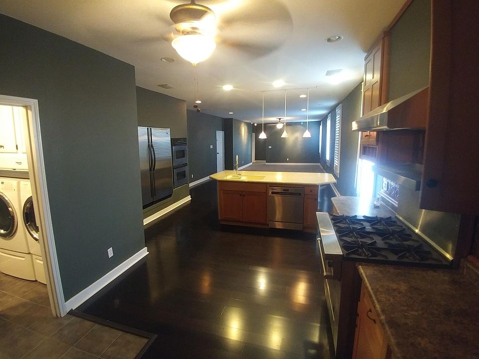 1st image of 604 Page St APT 9