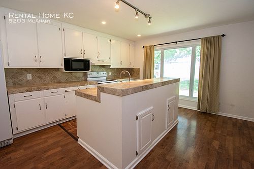 5th image of 5203 McAnany Dr