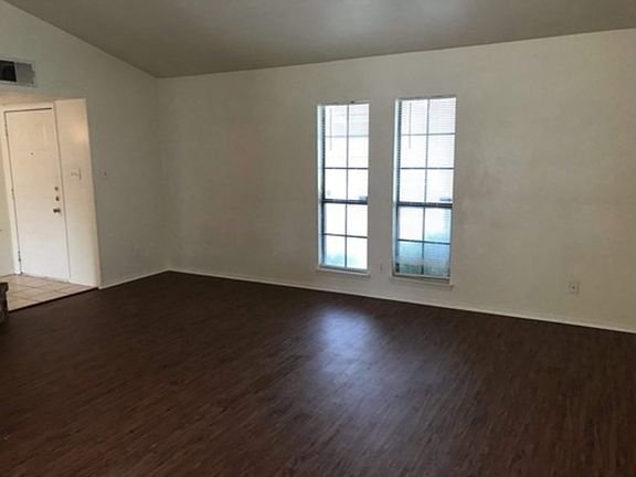 5th image of 505 Weaver St