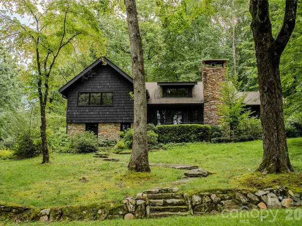 212 SE Shore Dr, Lake Toxaway, NC 28747