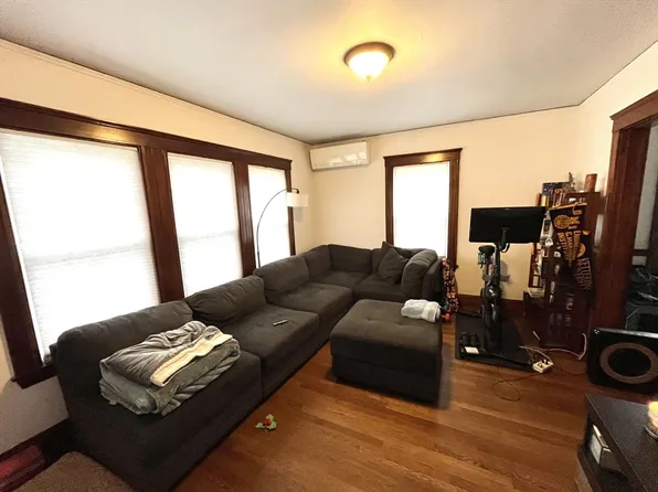 16-18 Oak Hill Rd #1, Waltham, MA 02451