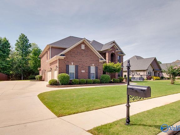 3rd image of 172 Rainbow Glen Cir
