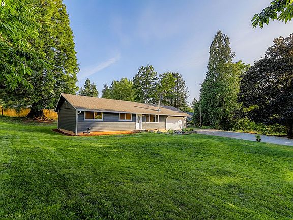 2nd image of 20603 NE 109th St