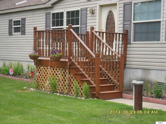 3rd image of 100 Holly Ln