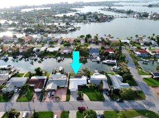572 Lillian Dr, Madeira Beach, FL 33708