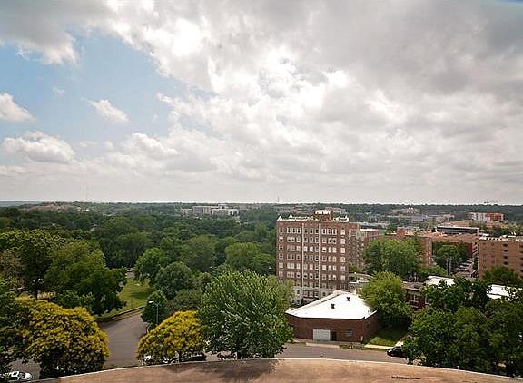 4th image of 4550 Warwick Blvd APT 904