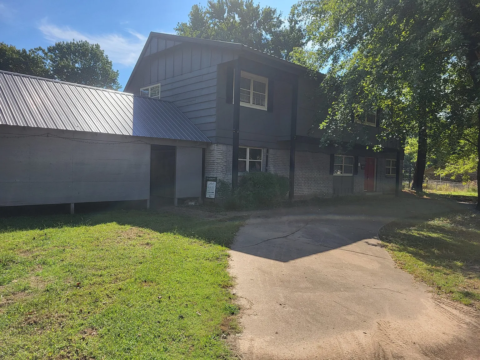 4 bed, 2000 sqft, $1,650 — Photo 3