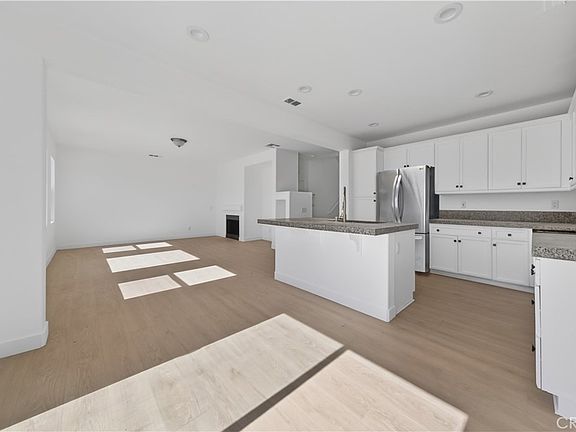 5th image of 45318 Elm Ave