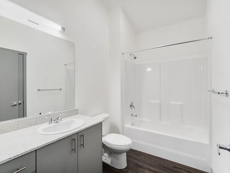 Serenity Apartments — Photo 94