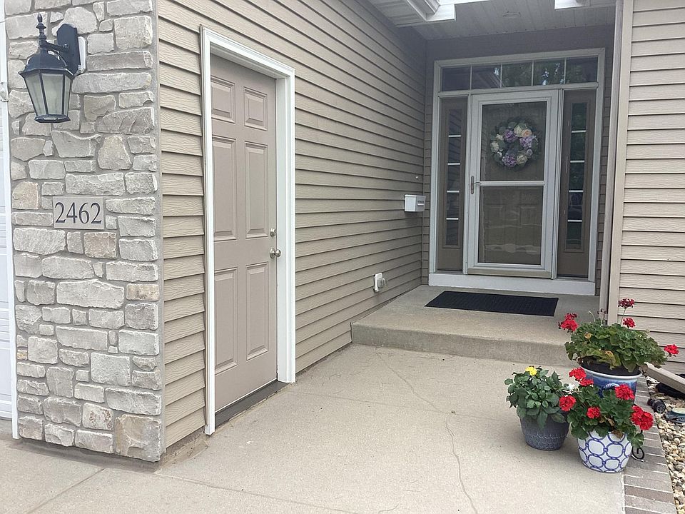 2nd image of 2462 Coral Ridge Pl NE