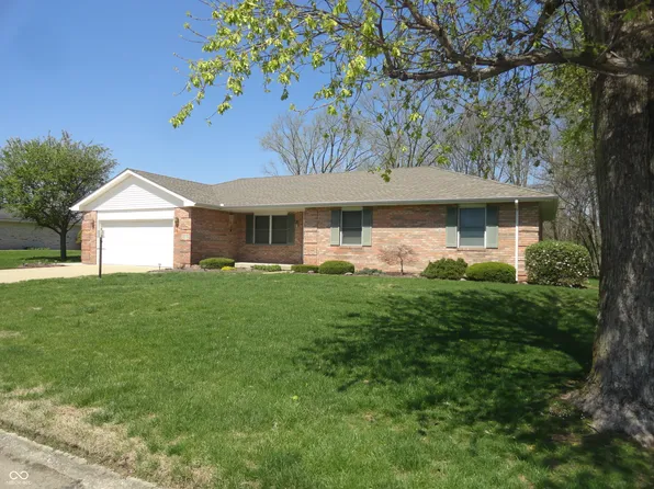 2276 Hedge Rd, Seymour, IN 47274