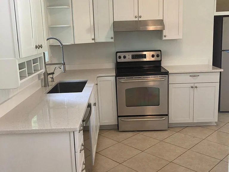 4526 Greenway Ave — Photo 7