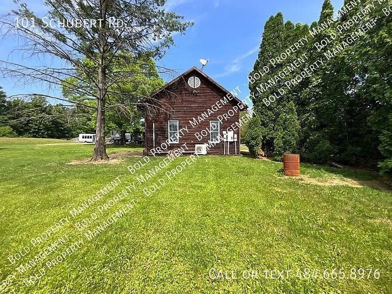 101 Schubert Rd — Photo 22