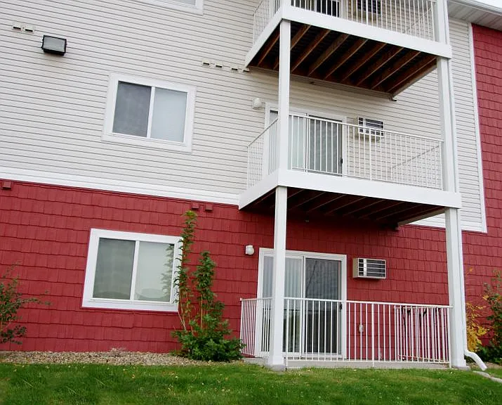 Belcastle Apartments — Photo 58