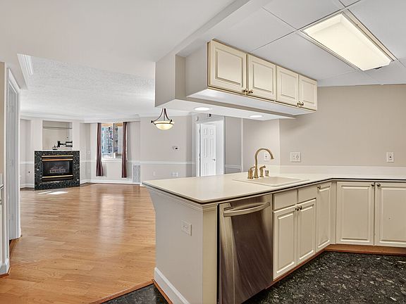 3rd image of 1276 N Wayne St #1