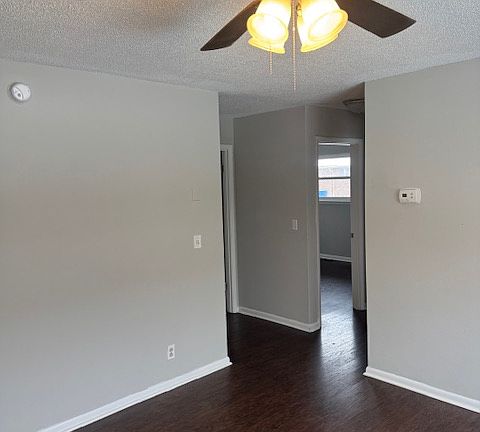 4th image of 111 Hill Rd