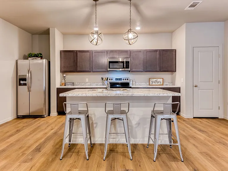 Park Avenue Townhomes — Photo 6