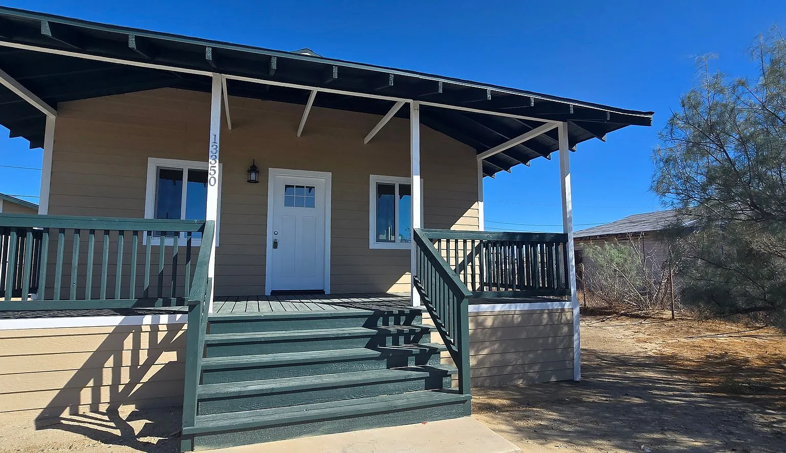 Cozy 2 bed 1 bath in Trona - Housing Choice Voucher Welcome — Photo 2