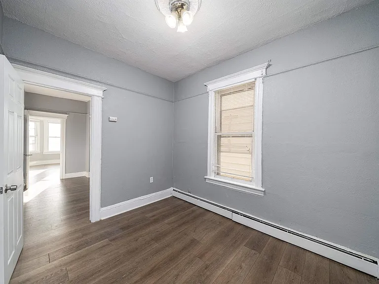 164 Highland Ave #4 — Photo 1
