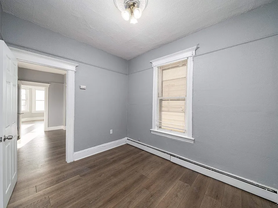 164 Highland Ave #4