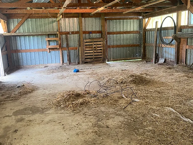 Pole Barn ( xtra monthly rent) 200.00 per month