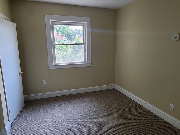 2nd image of 215 W Elm St #6