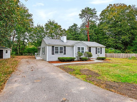 4th image of 16 Lakeside Drive