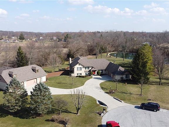 3rd image of 5701 Swan Dr
