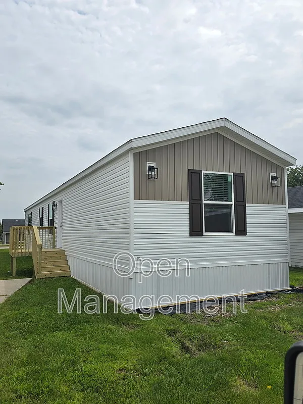 3 bed, 2.0 bath, 1216 sqft, $1,224 — Photo 1