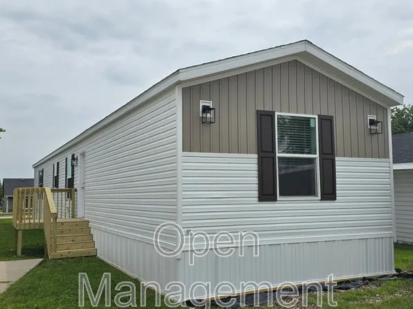 511 E 1st St, Huxley, IA