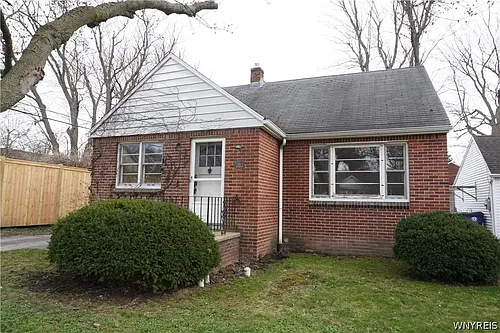 63 Norman Pl Photo 1